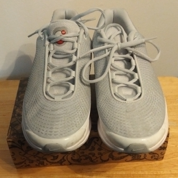 Nike White and Gray Sneakers - Picture 1 of 6